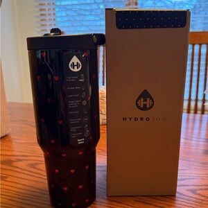HydroJug 40 oz Sport Queen of Hearts Valentines Release Sold Out BNWT